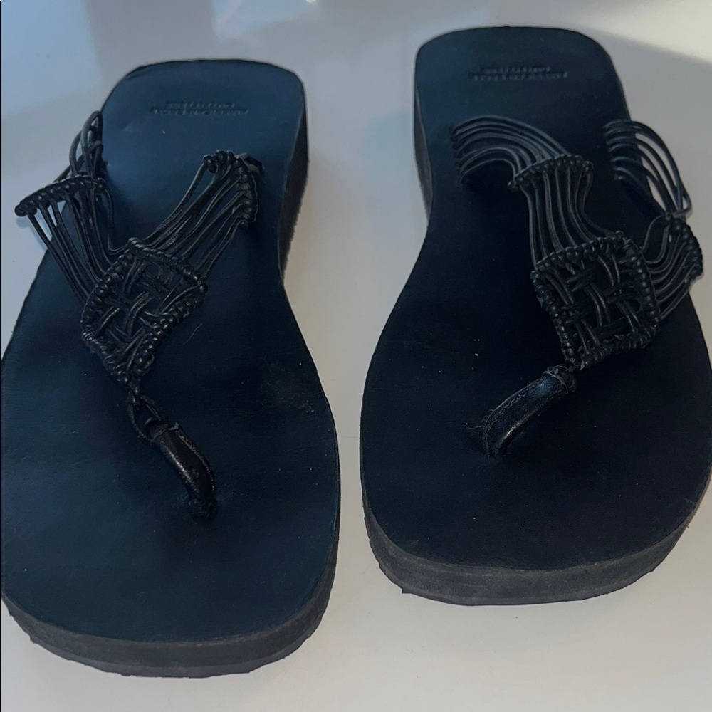 American Eagle Outfitters Size 7 Black Women's Leather Sandals